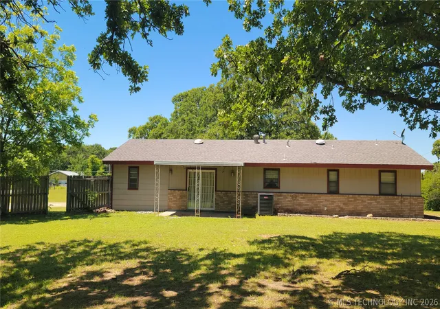 Photo 3 of Sale Pending at 1034 Oak, Ada, OK 74820 | MLS# 2617206 | Listing updated on 2026-09-25