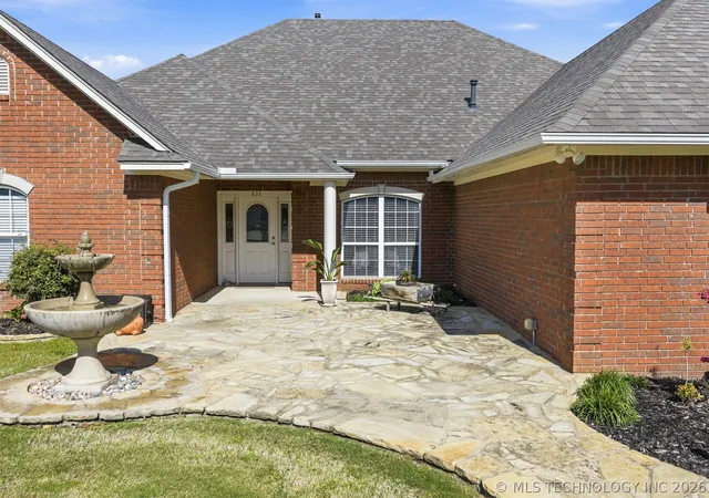 2nd image of 833 Franklin Dr, Ardmore, OK 73401 | MLS# 2620518