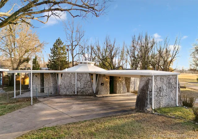 Photo 1 of Single family home for sale at 108 Fairmont Rd, Vinita, OK 74301 | MLS# 2620525 | Listing updated on 2026-08-20