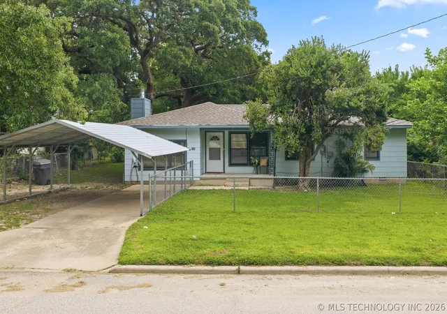 1st image of 812 Carter, Ardmore, OK 73401 | MLS# 2619911