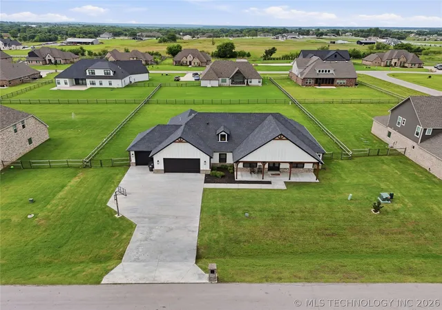 Homes for sale in Glenpool, OK | 106 W 167th St S, Glenpool, OK 74033 | MLS# 2619530