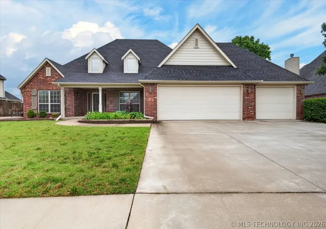 1st image of 5817 Woodland Rd, Bartlesville, OK 74006 | MLS# 2620396