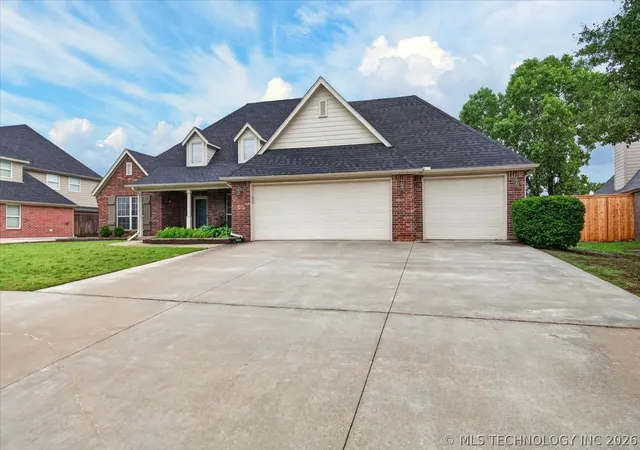 2nd image of 5817 Woodland Rd, Bartlesville, OK 74006 | MLS# 2620396