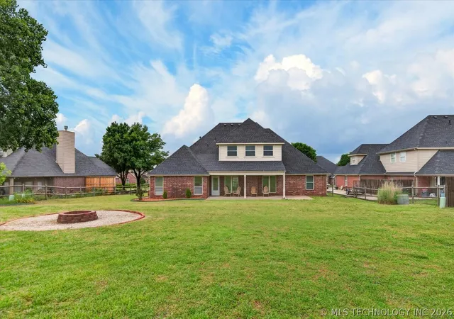 4th image of 5817 Woodland Rd, Bartlesville, OK 74006 | MLS# 2620396