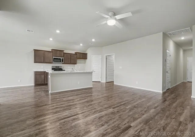 Photo 5 of Single family home for sale at 8517 E 163rd Street S, Bixby, OK 74008 | MLS# 2620444 | Listing updated on 2026-08-20
