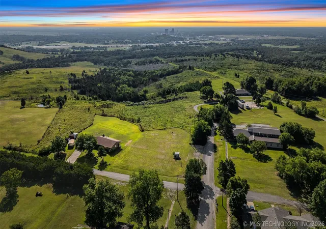 Homes for sale in Bartlesville, OK | County Road 3022, Bartlesville, OK 74003 | MLS# 2619314