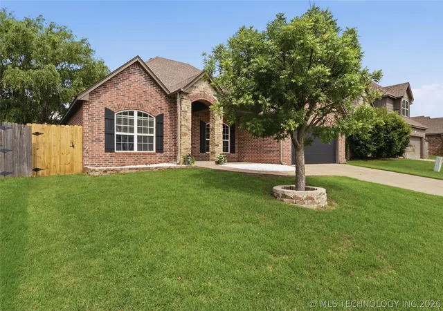 Photo 2 of Single family home for sale at 3608 S 16th Street, Broken Arrow, OK 74012 | MLS# 2620386 | Listing updated on 2026-08-20