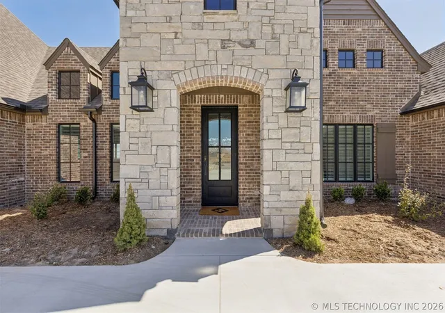 Photo 2 of Single family home for sale at 10859 N 83rd Eastcourt, Owasso, OK 74055 | MLS# 2620561 | Listing updated on 2026-08-20