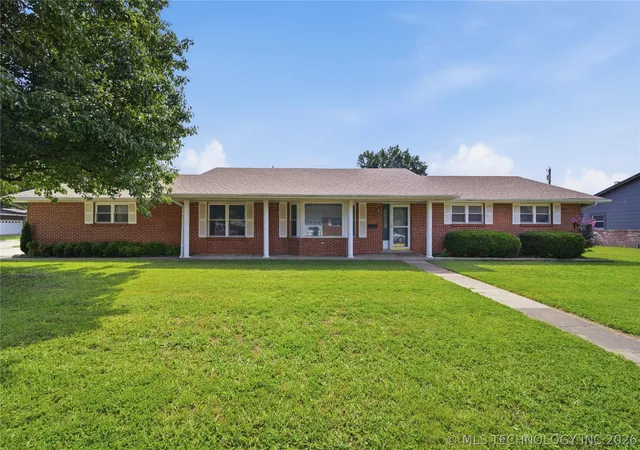 Homes for sale in Vinita, OK | 106 W Lewis Ave, Vinita, OK 74301 | MLS# 2620552