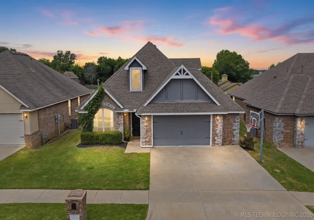 Homes for sale in Jenks, OK | 10716 Masters Cir, Jenks, OK 74037 | MLS# 2618872