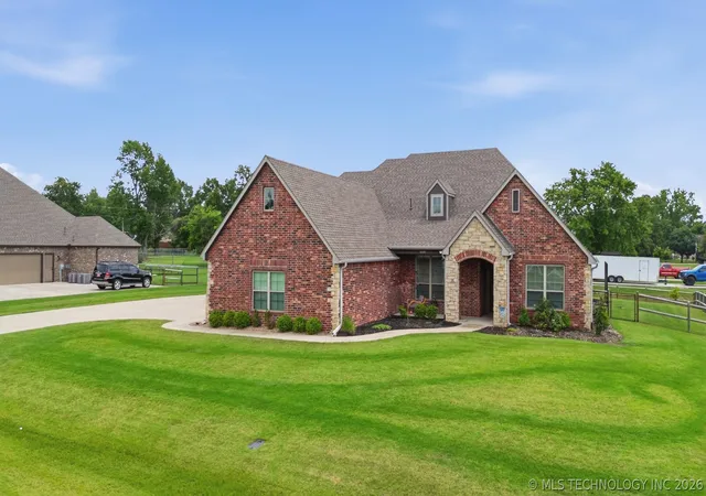 Photo 1 of Single family home for sale at 15402 E 82nd Street, Owasso, OK 74055 | MLS# 2620635 | Listing updated on 2026-08-20