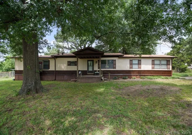 Homes for sale in Henryetta, OK | 103688 S 4090 Rd, Henryetta, OK 74437 | MLS# 2620636