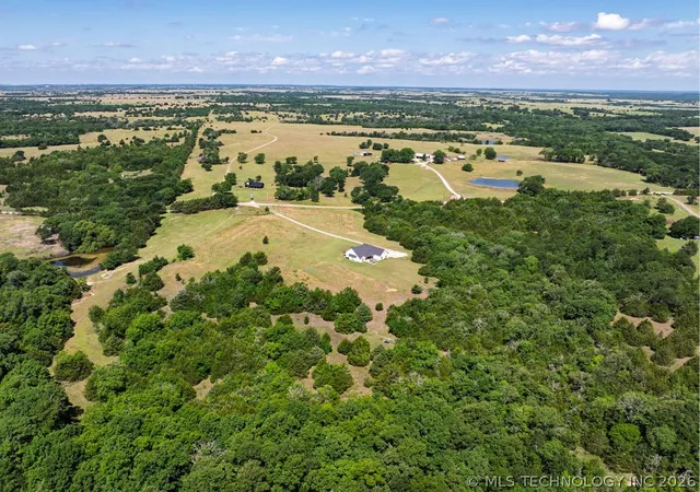 Homes for sale in Madill, OK | 20664 Moore Rd, Madill, OK 73446 | MLS# 2620628