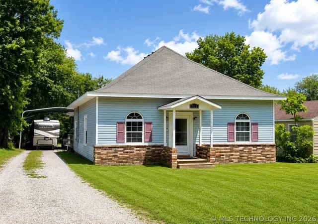 Homes for sale in Collinsville, OK | 705 N 12th St, Collinsville, OK 74021 | MLS# 2620629