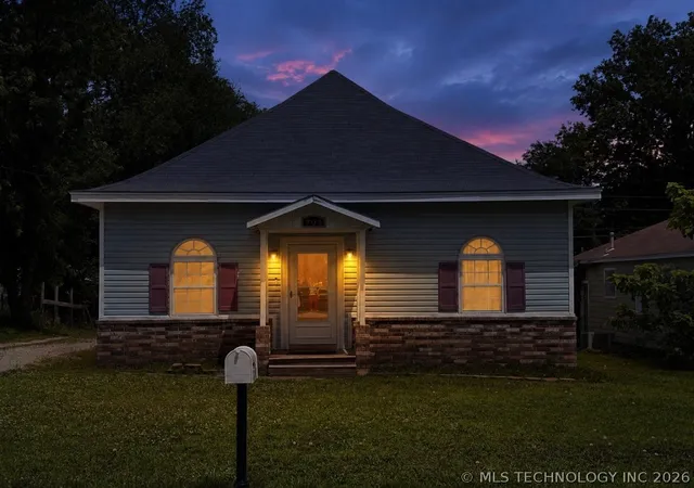 Homes for sale in Collinsville, OK | 705 N 12th St, Collinsville, OK 74021 | MLS# 2620629