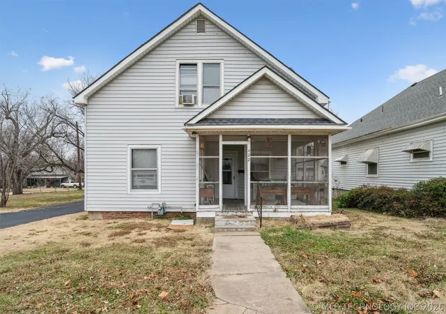 Homes for sale in Nowata, OK | 422 W Davis Dr, Nowata, OK 74048 | MLS# 2620671