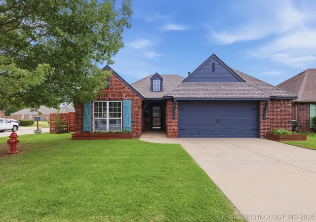 Homes for sale in Collinsville, OK | 11827 N 117th Eastavenue, Collinsville, OK 74021 | MLS# 2620723