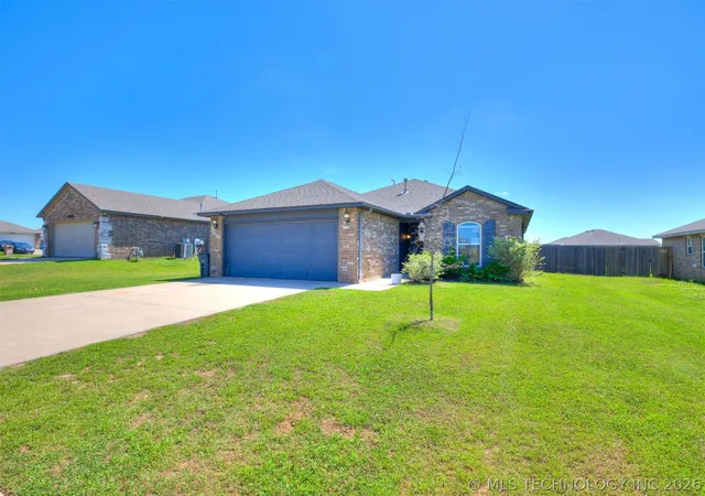 Photo 3 of Single family home for sale at 3931 S 149th Eastavenue, Tulsa, OK 74134 | MLS# 2620713 | Listing updated on 2026-06-19