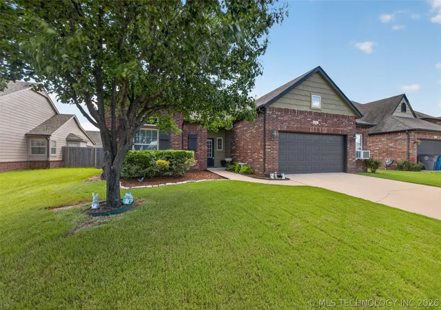 Photo 2 of Sale Pending at 4807 S 187th Eastavenue, Tulsa, OK 74134 | MLS# 2620646 | Listing updated on 2026-09-01