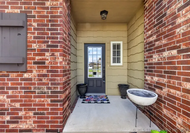 Photo 3 of Sale Pending at 4807 S 187th Eastavenue, Tulsa, OK 74134 | MLS# 2620646 | Listing updated on 2026-09-01