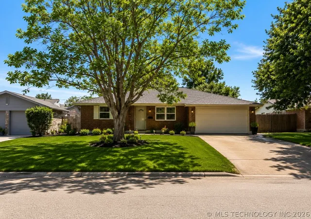 Photo 3 of Single family home for sale at 204 E Bass, Yukon, OK 73099 | MLS# 2620448 | Listing updated on 2026-08-20