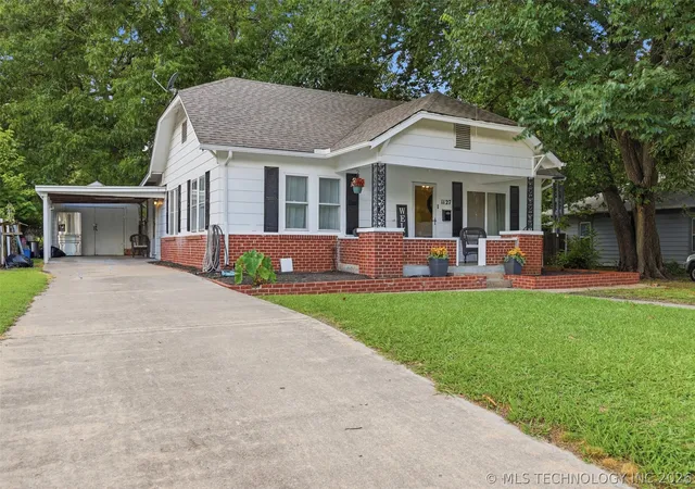 Homes for sale in Ada, OK | 1127 S Cherry St, Ada, OK 74820 | MLS# 2620747