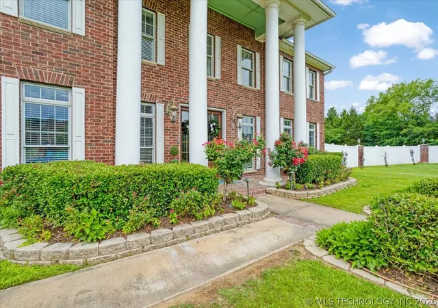 Photo 2 of Single family home for sale at 3419 Castle Ct, Durant, OK 74701 | MLS# 2620608 | Listing updated on 2026-09-16