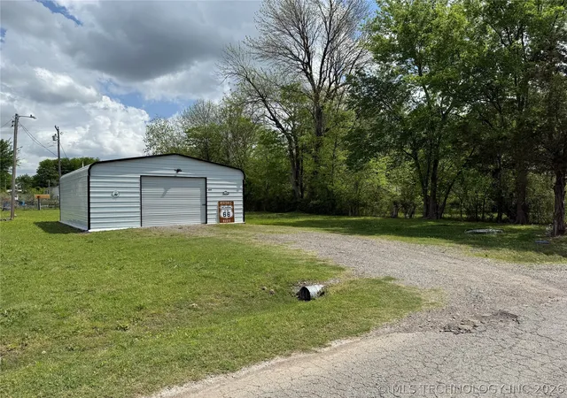 Homes for sale in Porum, OK | 409 S 5th St, Porum, OK 74455 | MLS# 2620594