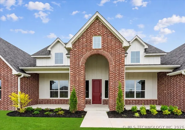 2nd image of 31820 E Two Socks Dr, Broken Arrow, OK 74014 | MLS# 2620759