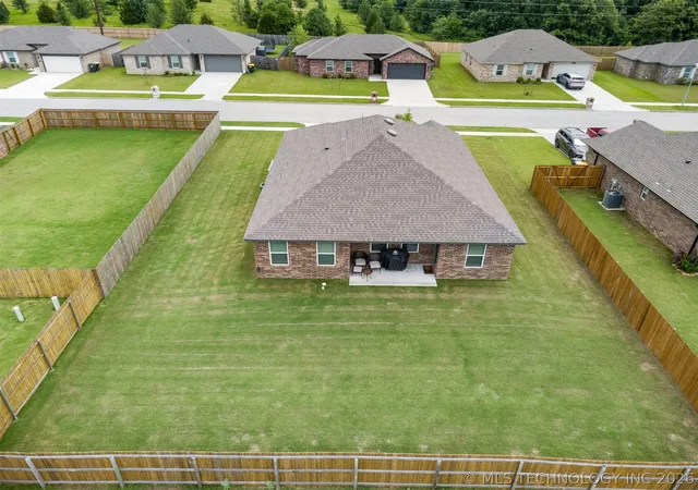 Homes for sale in Glenpool, OK | 14964 S Poplar Pl, Glenpool, OK 74033 | MLS# 2620743