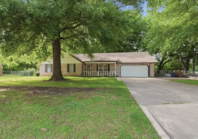 Homes for sale in Muskogee, OK | 2529 S 28th Pl E, Muskogee, OK 74401 | MLS# 2620230