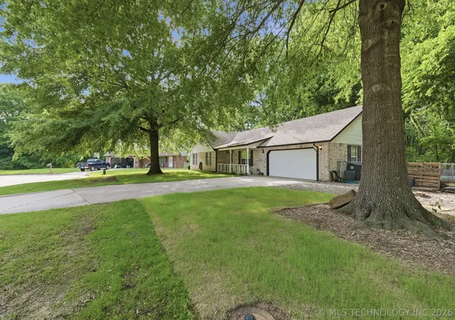 Homes for sale in Muskogee, OK | 2529 S 28th Pl E, Muskogee, OK 74401 | MLS# 2620230
