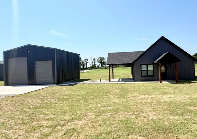Photo 1 of Single family home for sale at 11729 Sandy Acres Trl, Kingston, OK 73439 | MLS# 2620662 | Listing updated on 2026-08-20