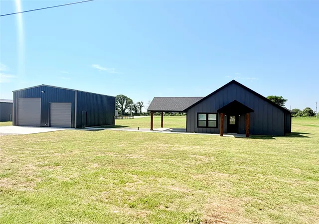Photo 2 of Single family home for sale at 11729 Sandy Acres Trl, Kingston, OK 73439 | MLS# 2620662 | Listing updated on 2026-08-20