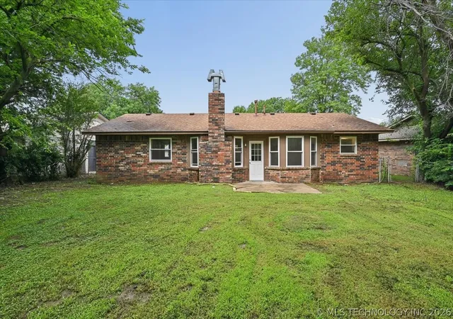 Homes for sale in Broken Arrow, OK | 1661 S Poplar Ave, Broken Arrow, OK 74012 | MLS# 2620879