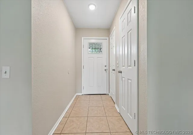 Homes for sale in Broken Arrow, OK | 1661 S Poplar Ave, Broken Arrow, OK 74012 | MLS# 2620879