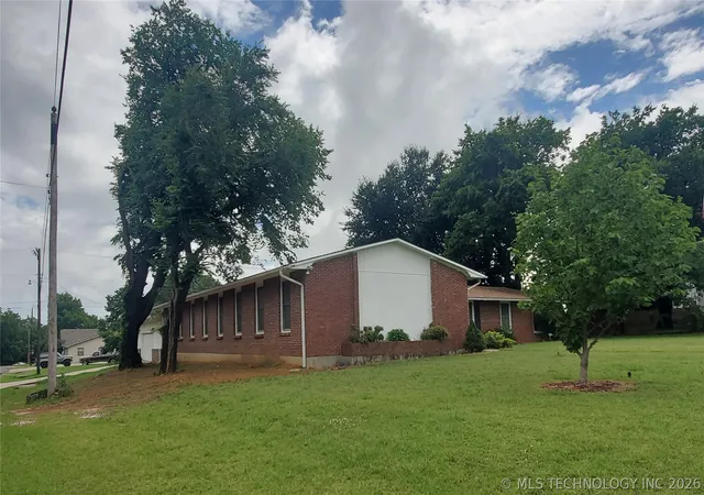 Homes for sale in Mc Alester, OK | 300 W Jackson Ave, Mc Alester, OK 74501 | MLS# 2620669