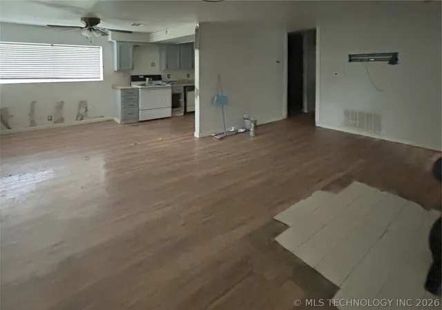 10th image of 548 S Hickory St, Nowata, OK 74048 | MLS# 2620893
