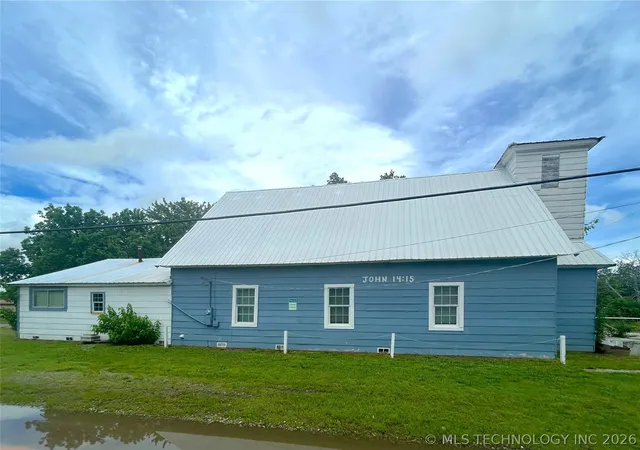 2nd image of 548 S Hickory St, Nowata, OK 74048 | MLS# 2620893