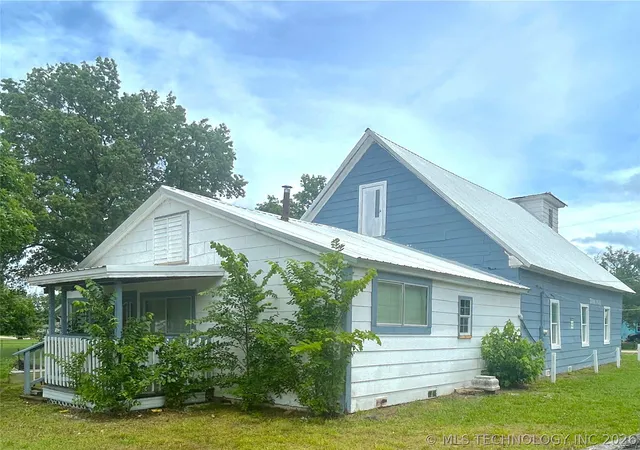 3rd image of 548 S Hickory St, Nowata, OK 74048 | MLS# 2620893
