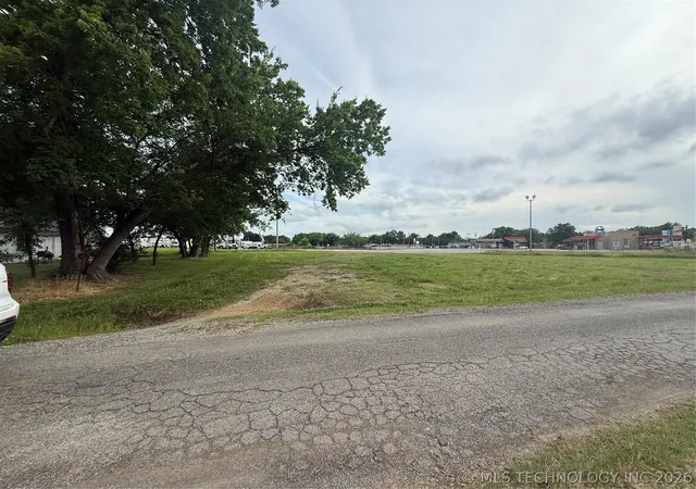 Homes for sale in Haskell, OK | 100 W Cedar St, Haskell, OK 74436 | MLS# 2620908