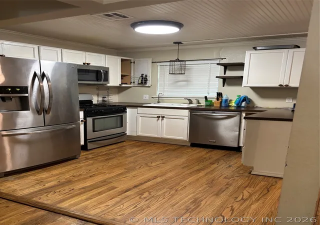 Photo 3 of Single family home for sale at 1318 Ne 3rd Place, Pryor, OK 74361 | MLS# 2620875 | Listing updated on 2026-08-20