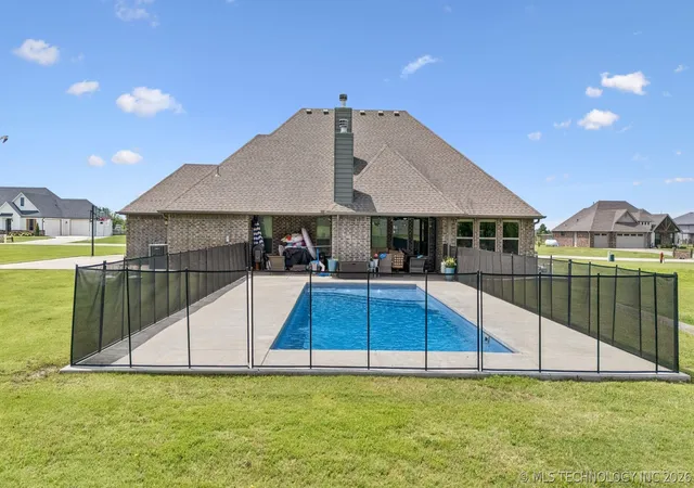 Homes for sale in Oologah, OK | 2913 Cross Creek Dr, Oologah, OK 74053 | MLS# 2620235