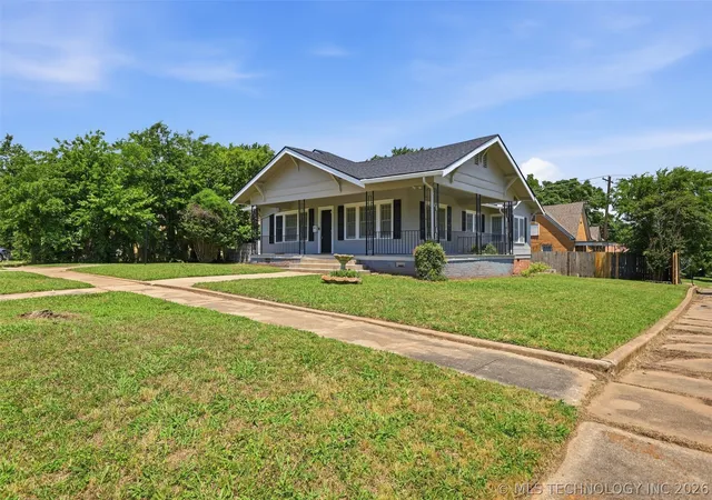 Photo 3 of Sale Pending at 300 West 17th, Ada, OK 74820 | MLS# 2620962 | Listing updated on 2026-08-20