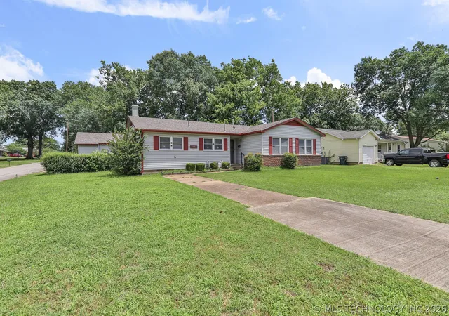 Homes for sale in Okmulgee, OK | 1721 E 13th St, Okmulgee, OK 74447 | MLS# 2620973