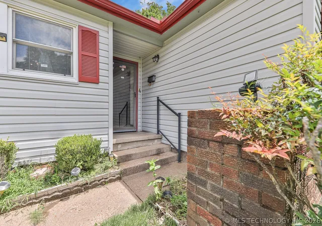Homes for sale in Okmulgee, OK | 1721 E 13Th St, Okmulgee, OK 74447 | MLS# 2620973