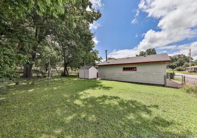 Homes for sale in Okmulgee, OK | 1721 E 13Th St, Okmulgee, OK 74447 | MLS# 2620973