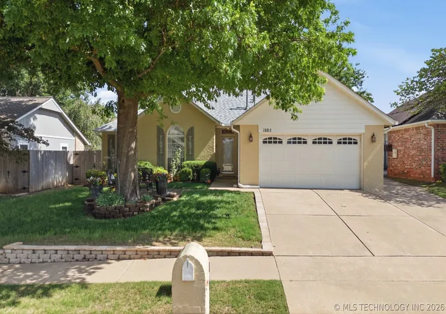 Photo 1 of Sale Pending at 1085 E 138th Street, Glenpool, OK 74033 | MLS# 2621003 | Listing updated on 2026-08-27
