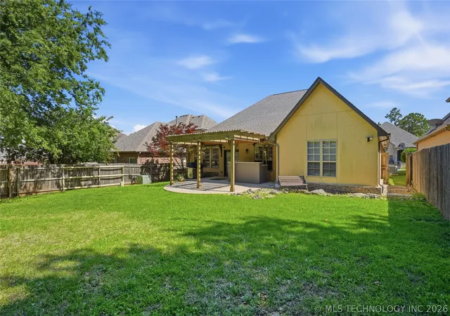 Homes for sale in Tulsa, OK | 7413 E 97th St, Tulsa, OK 74133 | MLS# 2620978