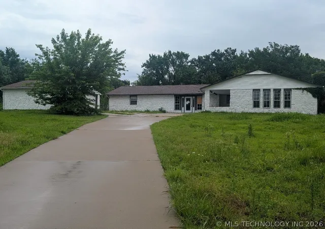 Homes for sale in Bartlesville, OK | 156 County Road 3237, Bartlesville, OK 74003 | MLS# 2621060